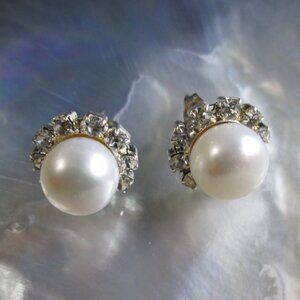 Freshwater Pearl and Crystals Stud Earrings
